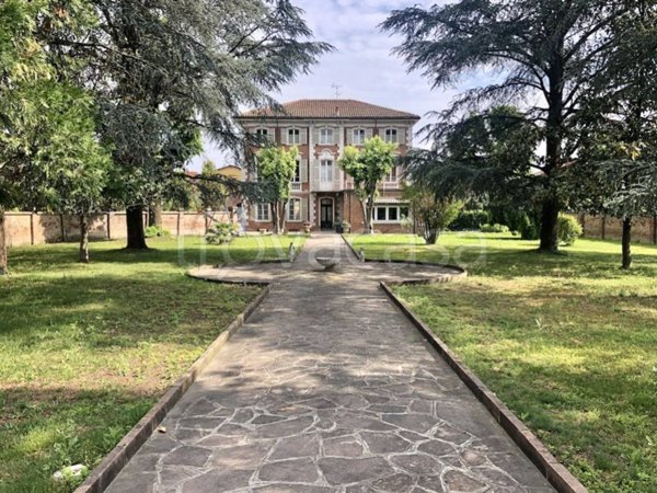 villa in vendita ad Alessandria in zona Piazza Garibaldi