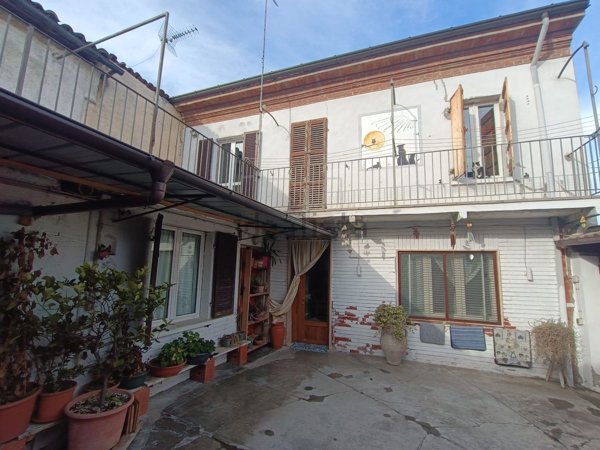 pentavano in vendita a Castellazzo Bormida