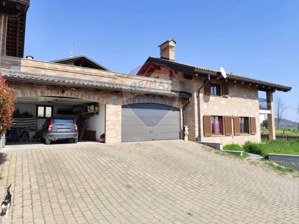 casa indipendente in vendita a Castelletto Merli
