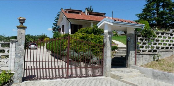 casa indipendente in vendita a Castelletto Merli in zona Guazzolo