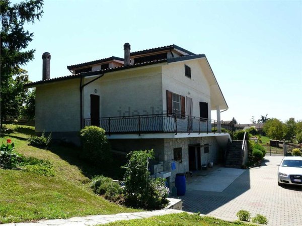 casa indipendente in vendita a Castelletto Merli in zona Guazzolo