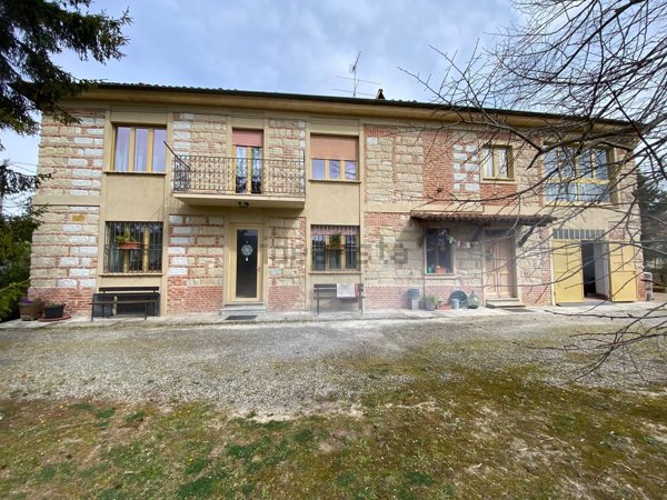 pentavano in vendita a Castelletto Merli