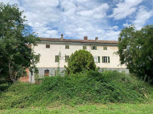 pentavano in vendita a Castelletto Monferrato