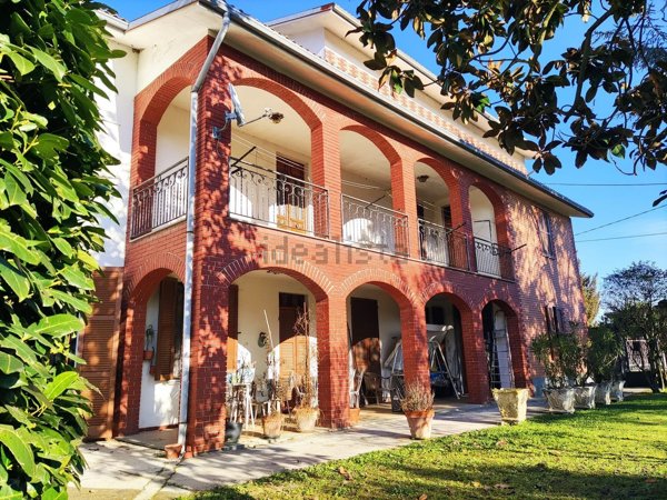 casa indipendente in vendita a Castelnuovo Bormida
