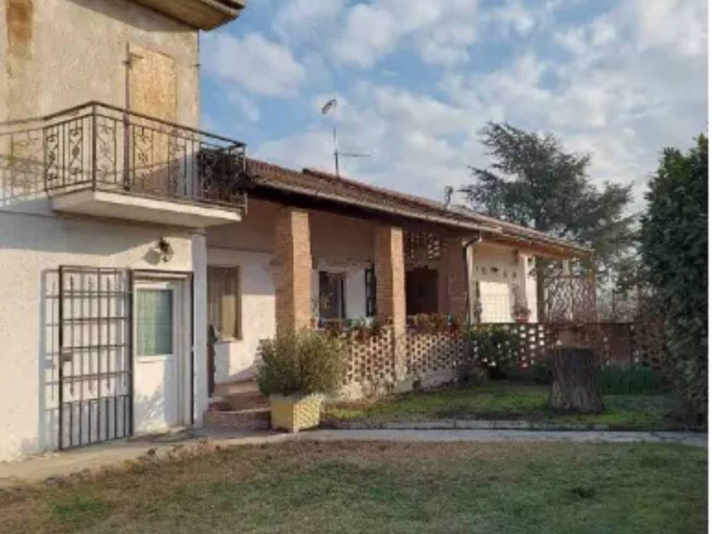 casa indipendente in vendita a Castelnuovo Scrivia