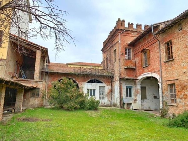 locale di sgombero in vendita a Castelnuovo Scrivia