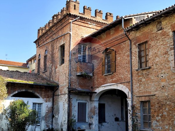 locale commerciale in vendita a Castelnuovo Scrivia