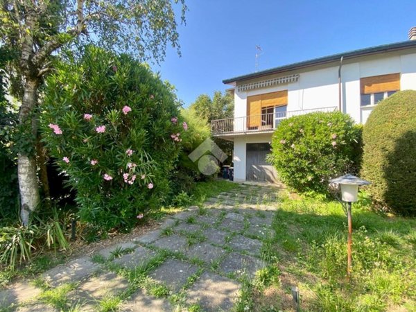 casa indipendente in vendita a Castelnuovo Scrivia