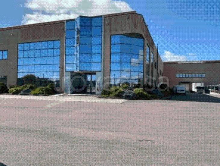 locale commerciale in vendita a Castelnuovo Scrivia