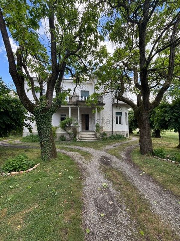 casa indipendente in vendita a Castelnuovo Scrivia