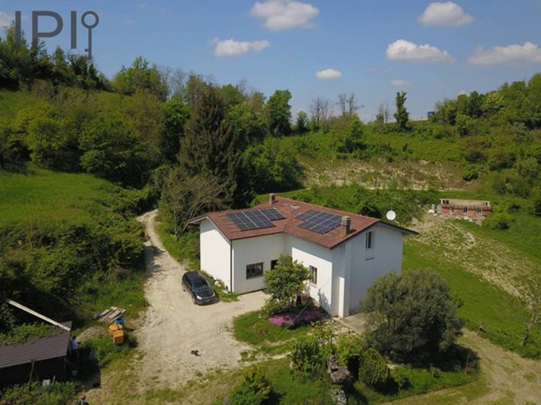 casa indipendente in vendita a Cavatore