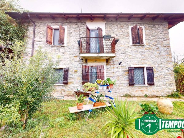 casa indipendente in vendita a Cavatore