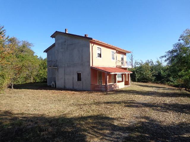 casa indipendente in vendita a Cavatore