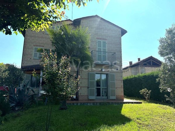 casa indipendente in vendita a Cella Monte