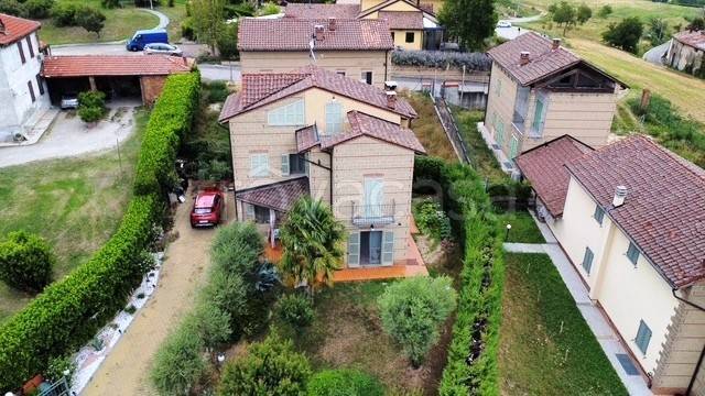 casa indipendente in vendita a Cella Monte