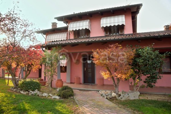 casa indipendente in vendita a Coniolo