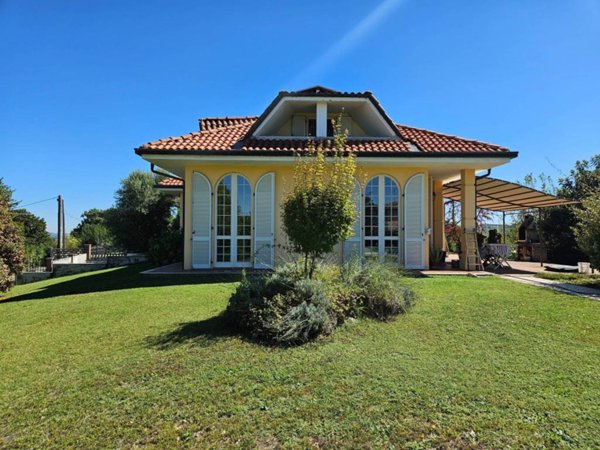 casa indipendente in vendita a Conzano
