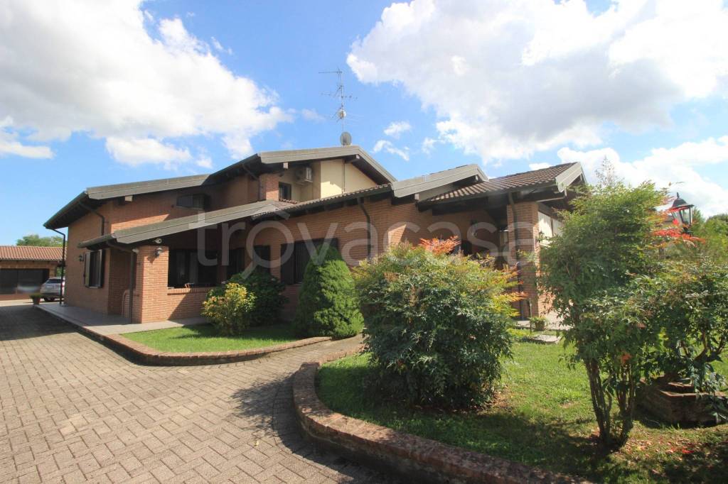 casa indipendente in vendita a Conzano in zona San Maurizio