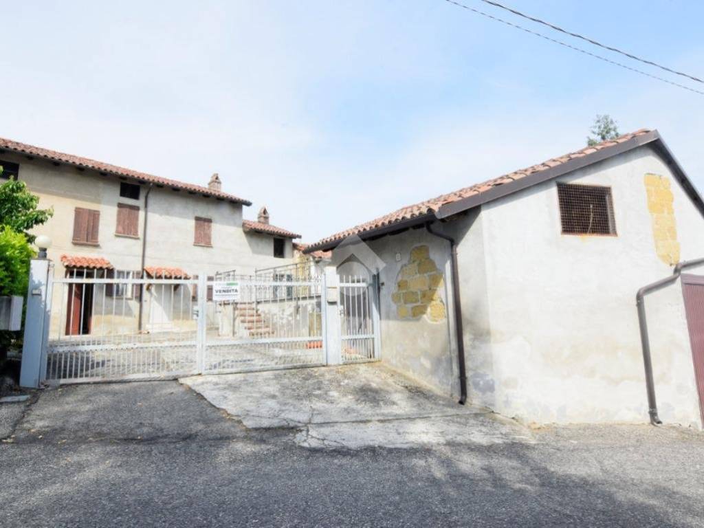 casa indipendente in vendita a Conzano