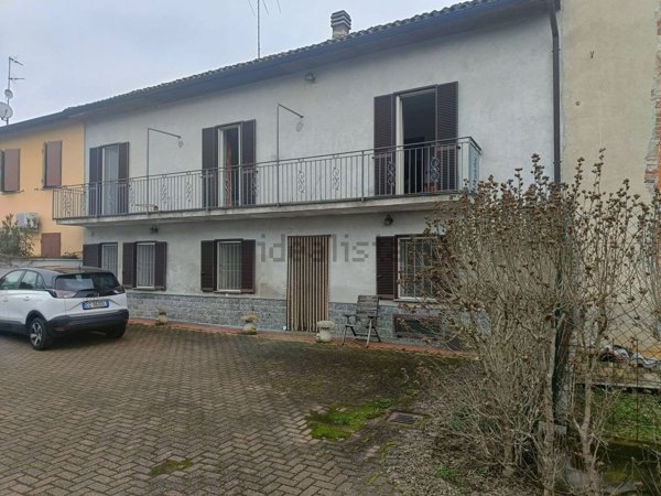 casa indipendente in vendita a Conzano