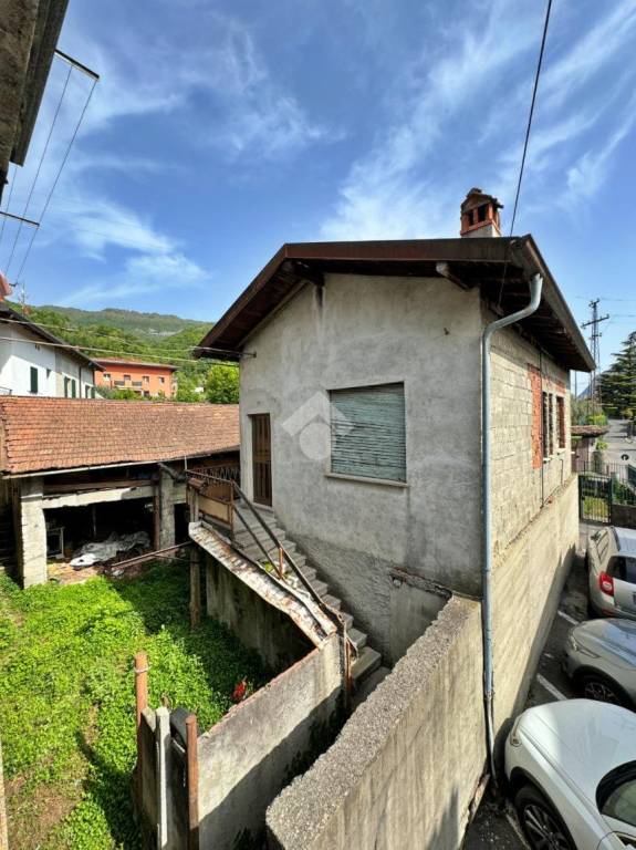casa indipendente in vendita ad Abbadia Lariana