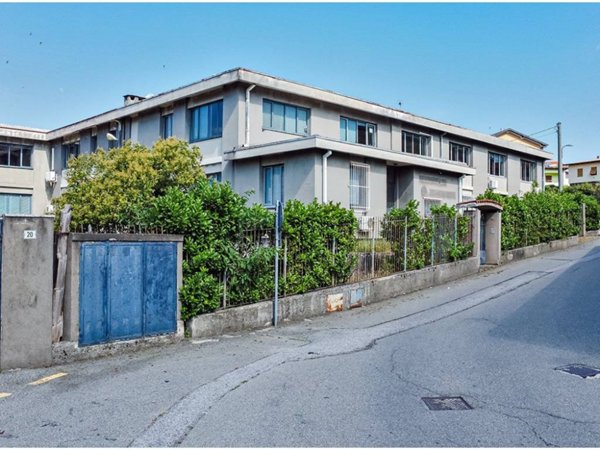 locale commerciale in vendita ad Abbadia Lariana