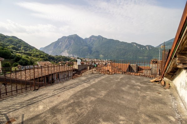 appartamento in vendita ad Abbadia Lariana in zona Linzanico
