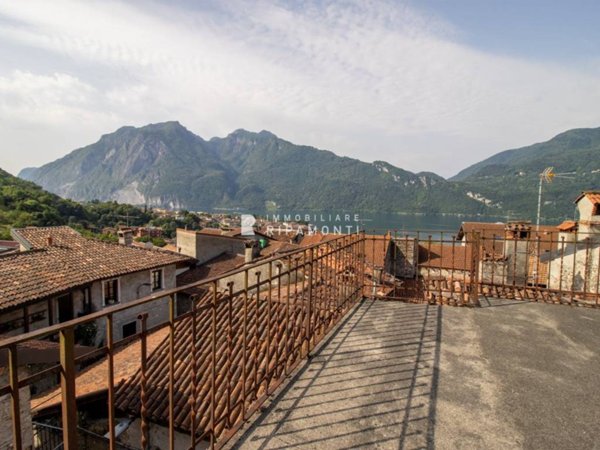 casa indipendente in vendita ad Abbadia Lariana in zona Linzanico