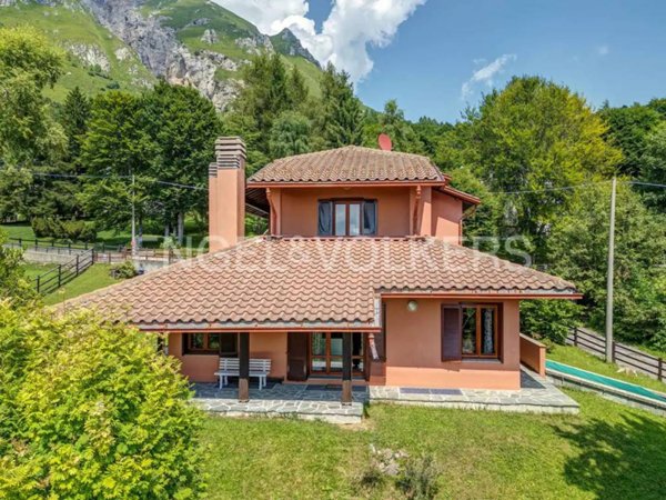 casa indipendente in vendita ad Abbadia Lariana
