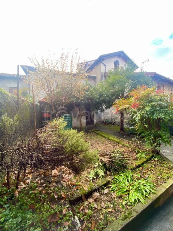 casa indipendente in vendita ad Abbadia Lariana