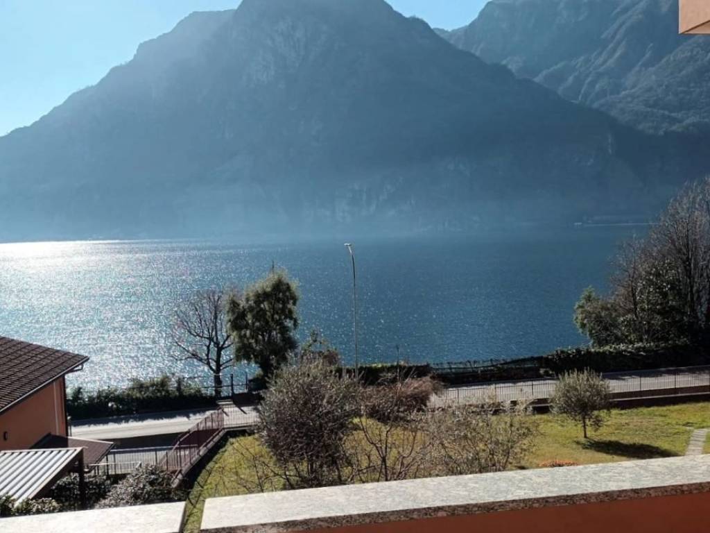 appartamento in vendita ad Abbadia Lariana