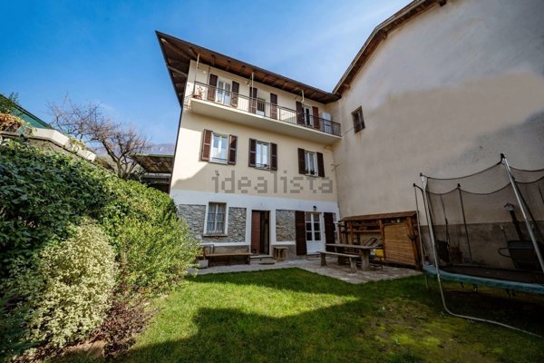 casa indipendente in vendita ad Abbadia Lariana in zona Linzanico