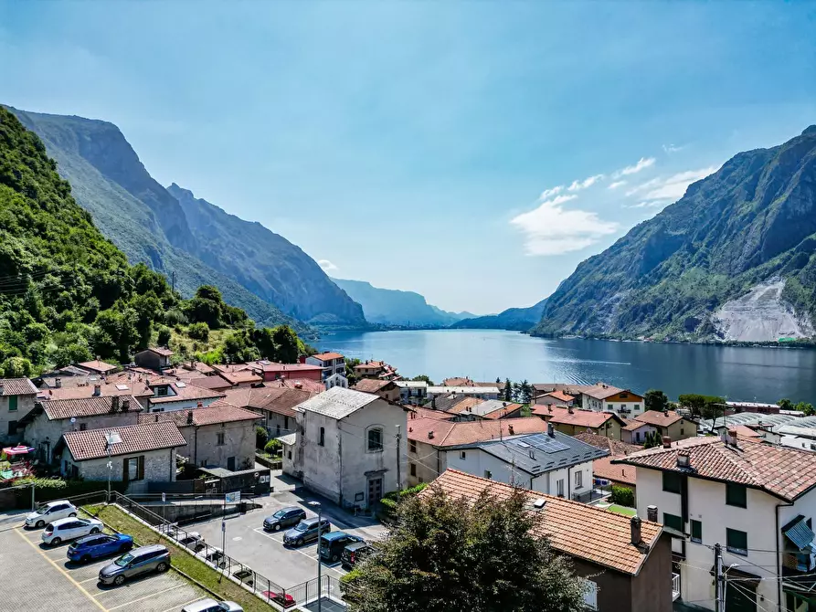 casa indipendente in vendita ad Abbadia Lariana