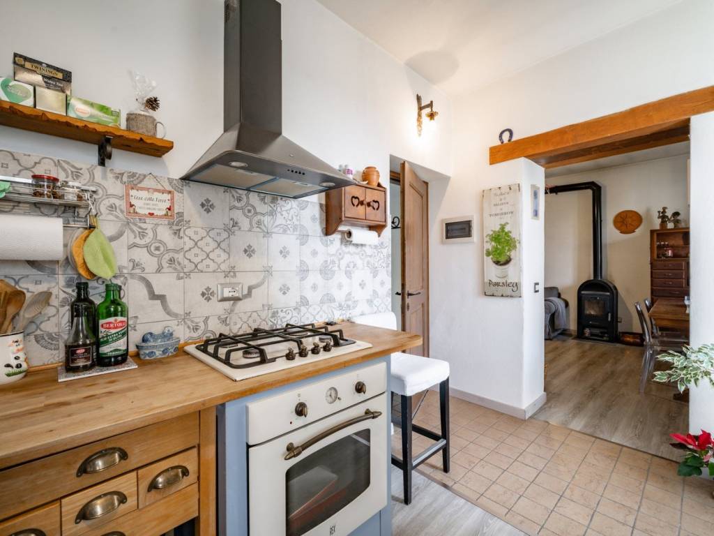 appartamento in vendita ad Abbadia Lariana in zona Linzanico