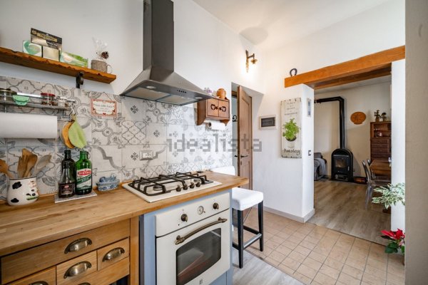 appartamento in vendita ad Abbadia Lariana in zona Linzanico