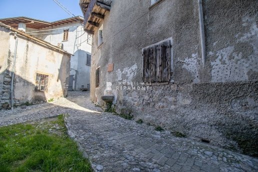 appartamento in vendita ad Abbadia Lariana in zona Linzanico