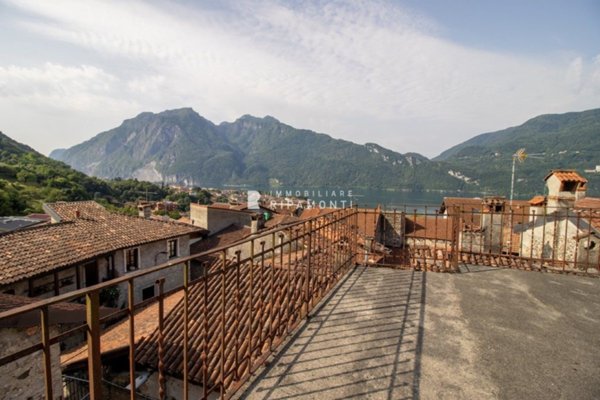 appartamento in vendita ad Abbadia Lariana in zona Linzanico