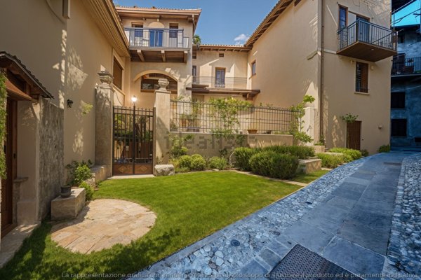 casa indipendente in vendita ad Abbadia Lariana