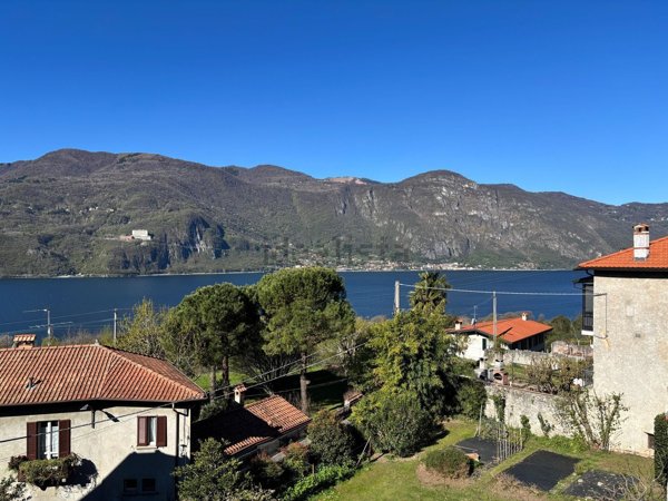 appartamento in vendita ad Abbadia Lariana