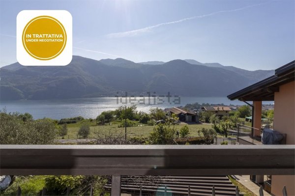 appartamento in vendita ad Abbadia Lariana in zona Crebbio