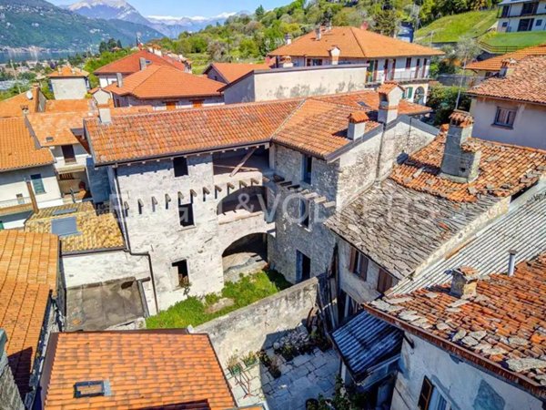 casa indipendente in vendita ad Abbadia Lariana in zona Linzanico