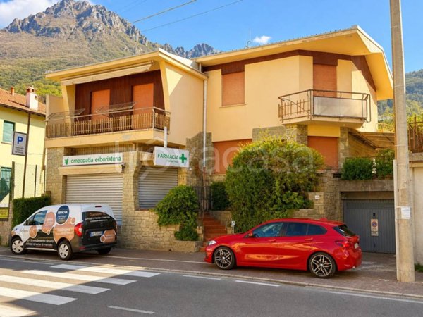casa indipendente in vendita ad Abbadia Lariana