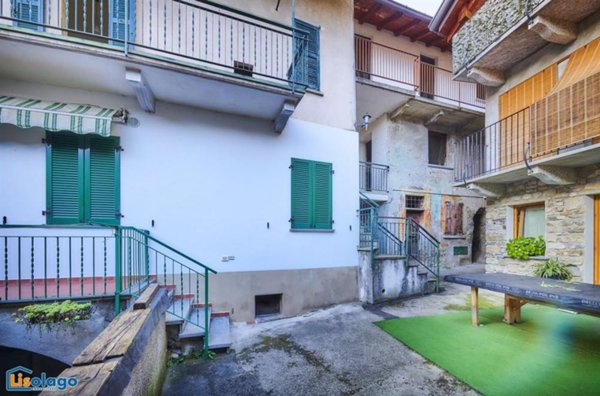 casa indipendente in vendita ad Abbadia Lariana in zona Linzanico