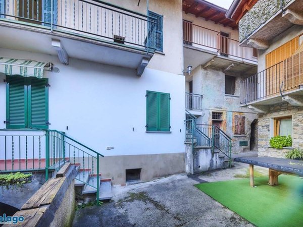 casa indipendente in vendita ad Abbadia Lariana in zona Linzanico