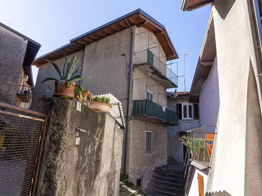 casa indipendente in vendita ad Abbadia Lariana in zona Borbino