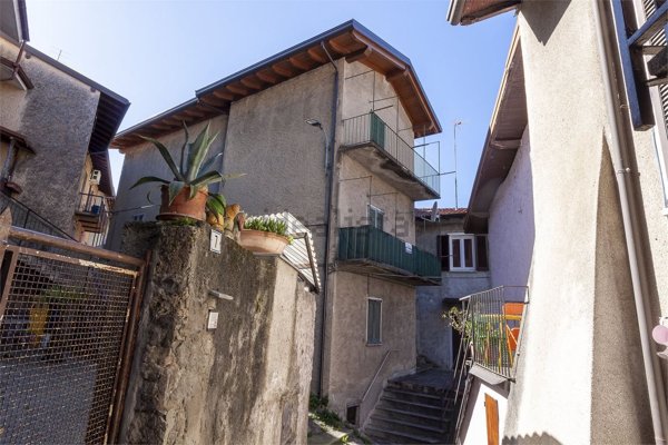 casa indipendente in vendita ad Abbadia Lariana in zona Borbino