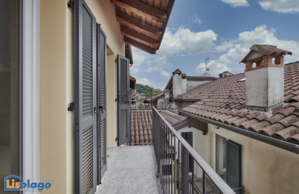 casa indipendente in vendita ad Abbadia Lariana in zona Crebbio