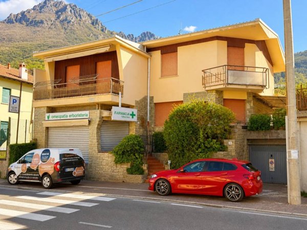 casa indipendente in vendita ad Abbadia Lariana in zona Chiesa Rotta