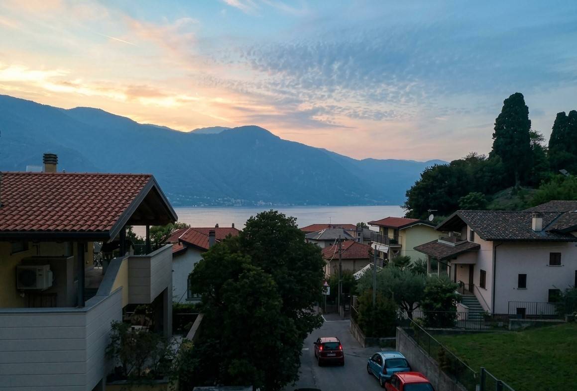 appartamento in vendita ad Abbadia Lariana in zona Castello