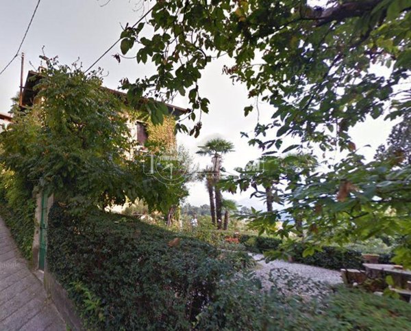 casa indipendente in vendita ad Airuno